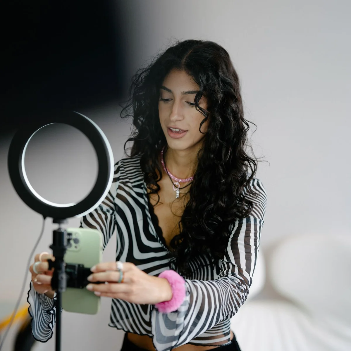 Gravação de conteúdo com celular e iluminação